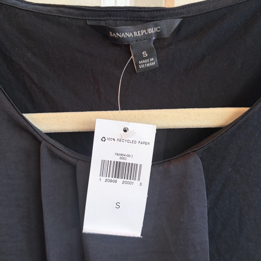 Banana Republic Black Sleeveless Pom-Pom Trim Top Size S - Picture 2 of 8